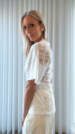 Lace tee wit