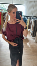 Basic satin top bordeaux
