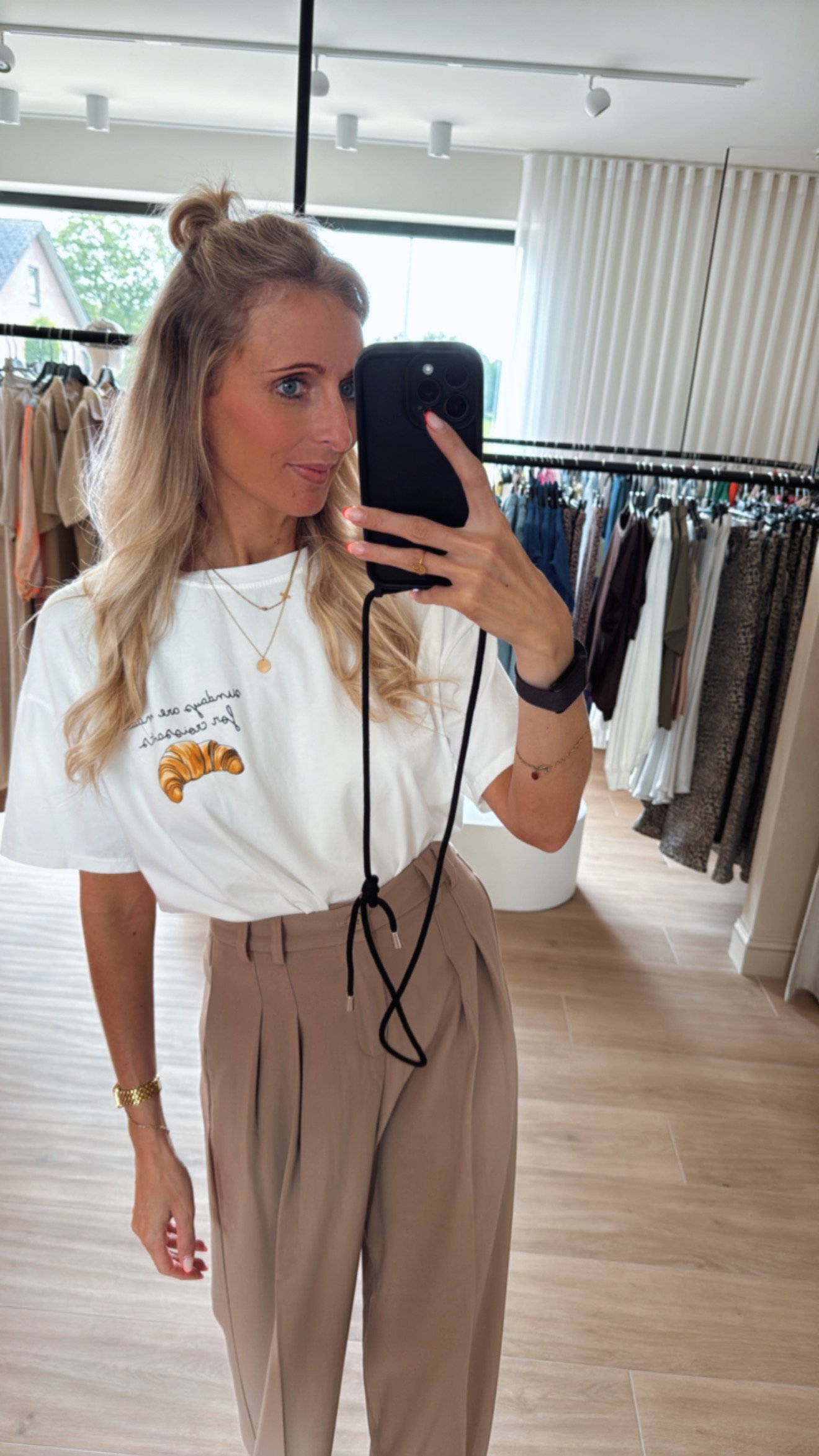 Croissant tee wit