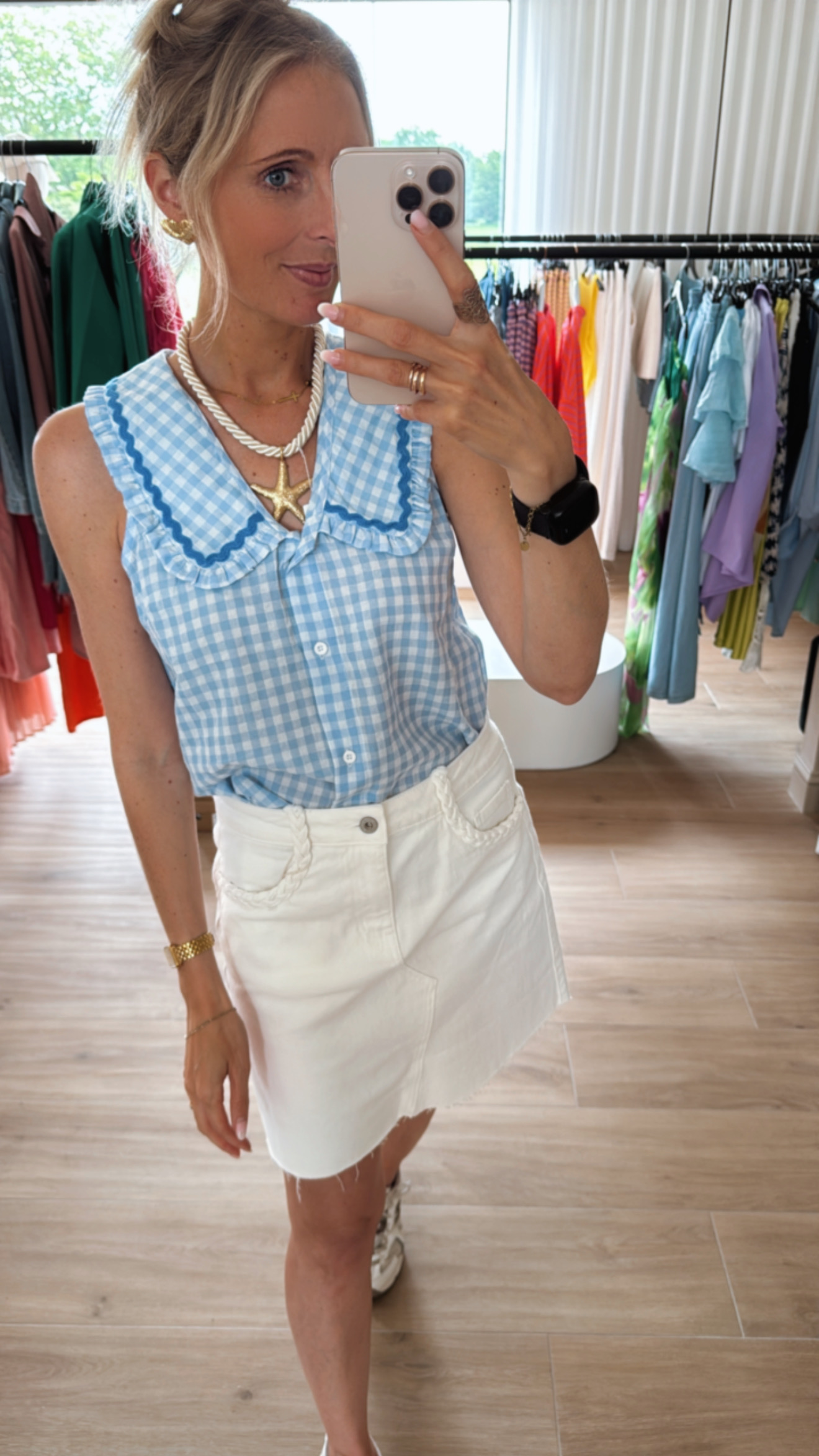 Carry sleeveless top