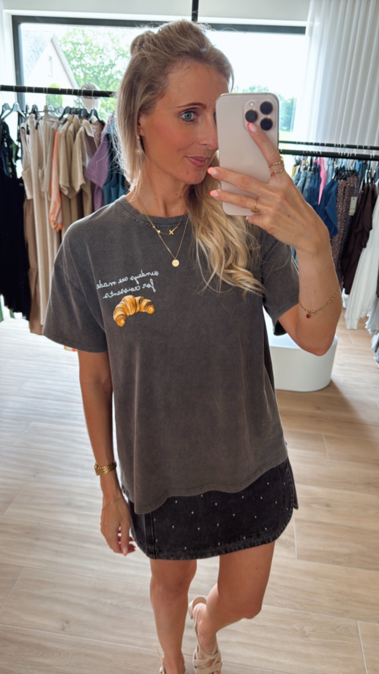 Croissant tee donkergrijs