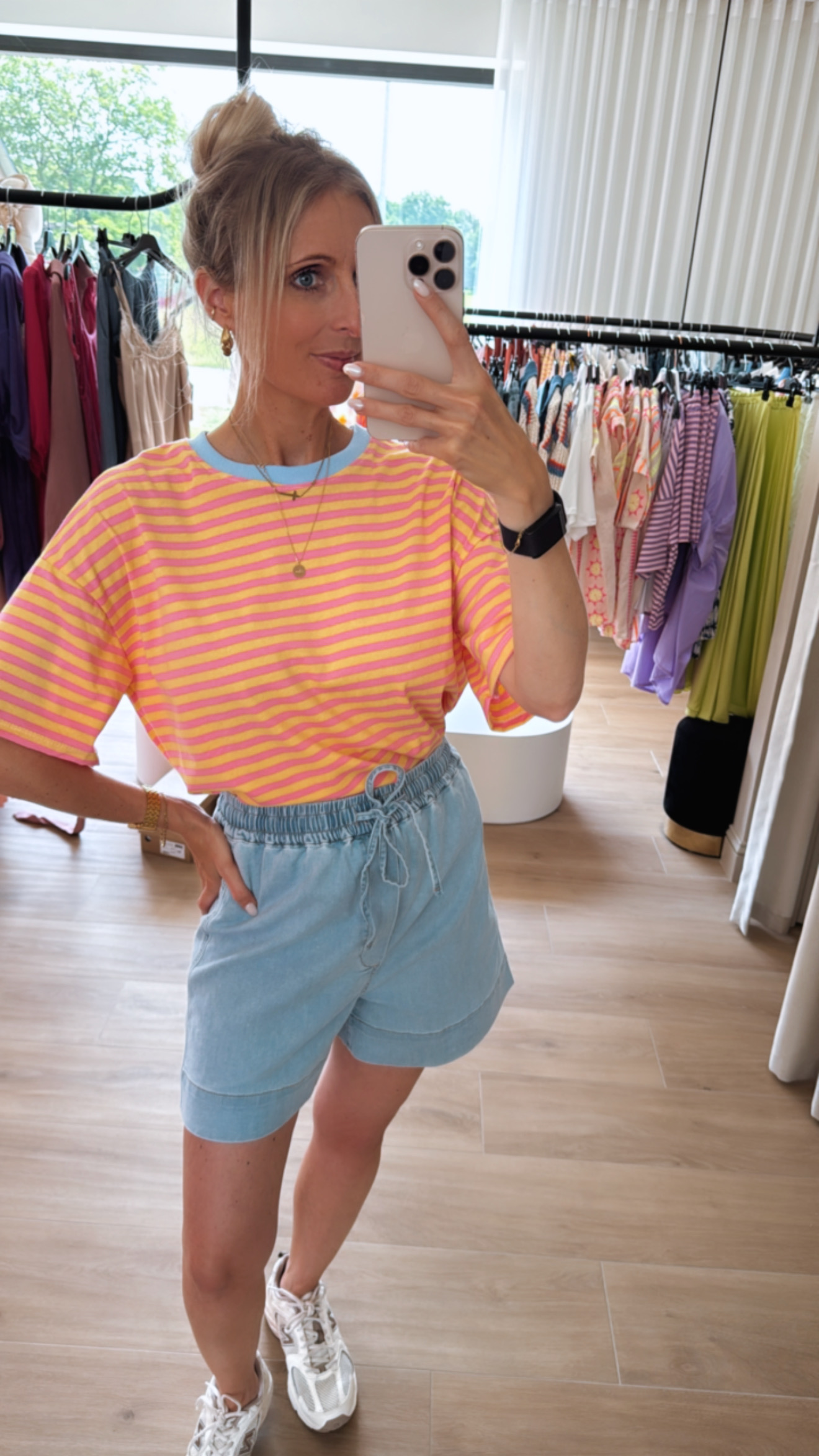 Nava jeansshortje lichtblauw