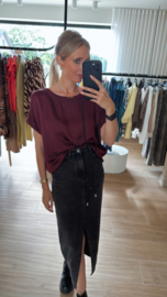 Basic satin top bordeaux
