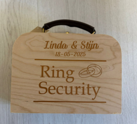 Houten koffertje ring security