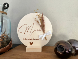 Houten decoratie cirkel met droogbloemen | je bent de liefste!