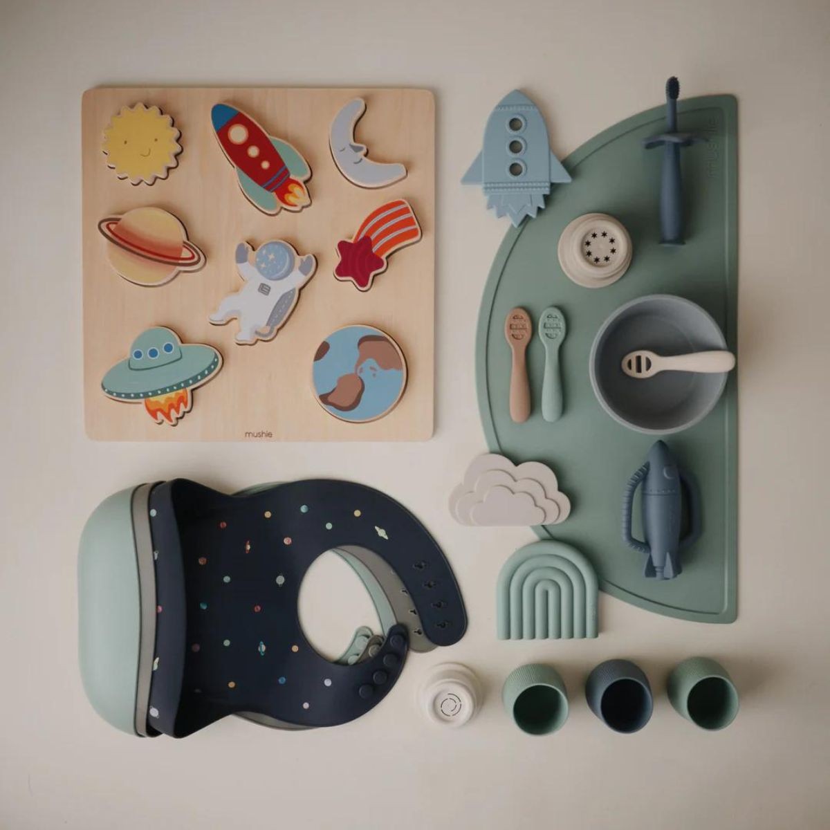 Mushie | bijtring RATTLE ROCKET
