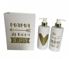 Giftbox " mama/oma jij bent de liefste | met Handzeep En Douchegel