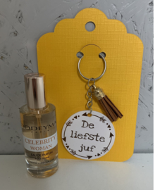 Sleutelhanger plexiglas met flesje parfum | meester of juf