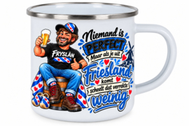 Friese emaille mok – Niemand is perfect! | man