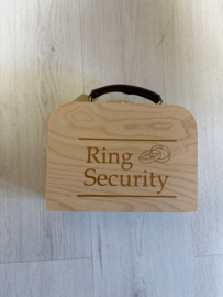Houten koffertje ring security