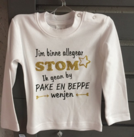 Shirt Jullie zijn allemaal stom - ik ga bij .. wonen