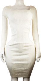 Jurk Maat Onesize - Sexy wit off white winter jurk met opening gebreide stof