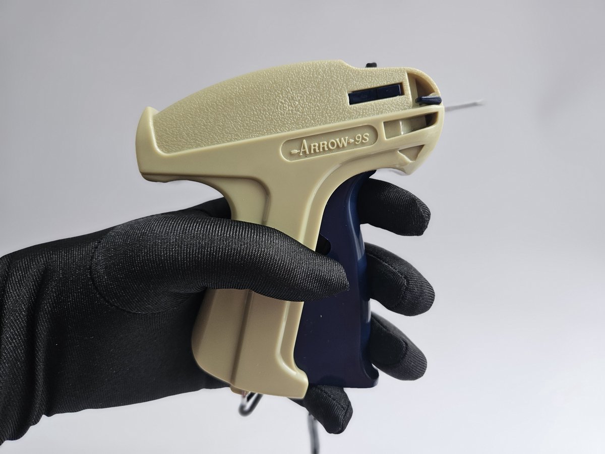 Arrow 9s - Textiel tang schiettang - Incl 1000 riddersporen - ridderspoortang Aanschiet tang kleding label tag gun kleding label pistool