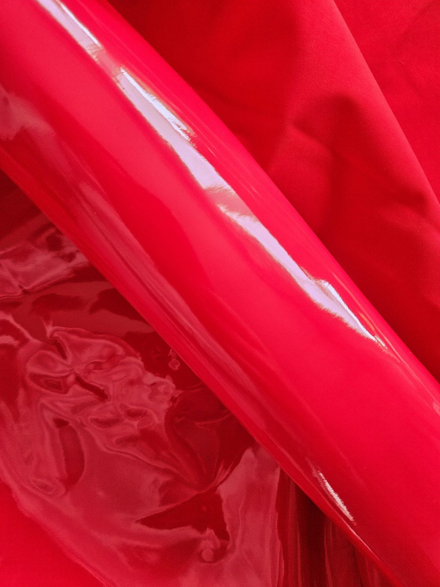 BNDGx® - Datex stof - Rood - 100cm X 145cm - Latex bovenkant - Polyester onderkantStof per meter Shiny glans wetlook