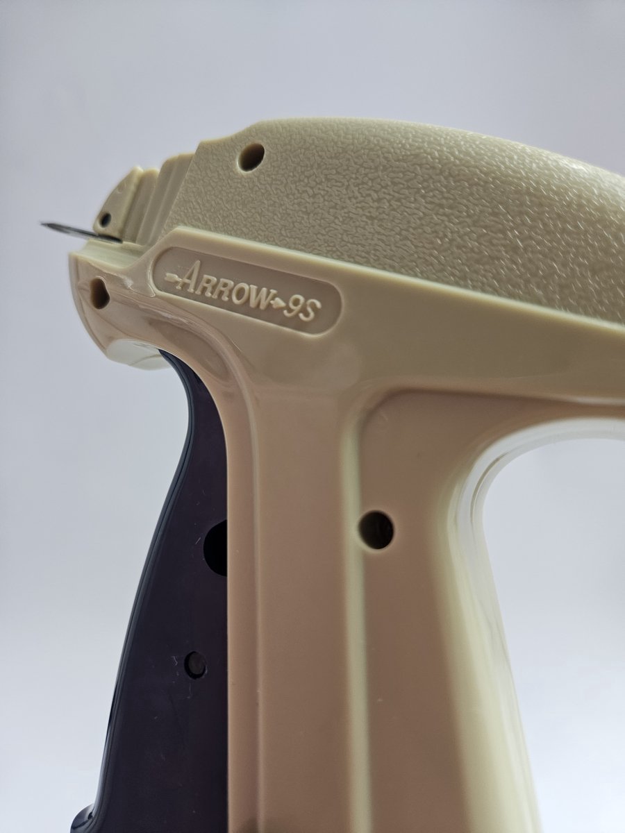 Arrow 9s - Textiel tang schiettang - Incl 1000 riddersporen - ridderspoortang Aanschiet tang kleding label tag gun kleding label pistool