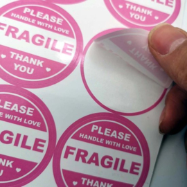 Breekbaar sticker 30 stuks roze etiketten fragile beschermd verzenden