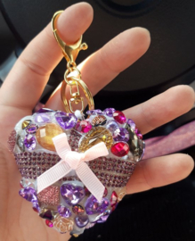 Sleutelhanger Tashanger roze paars glitter