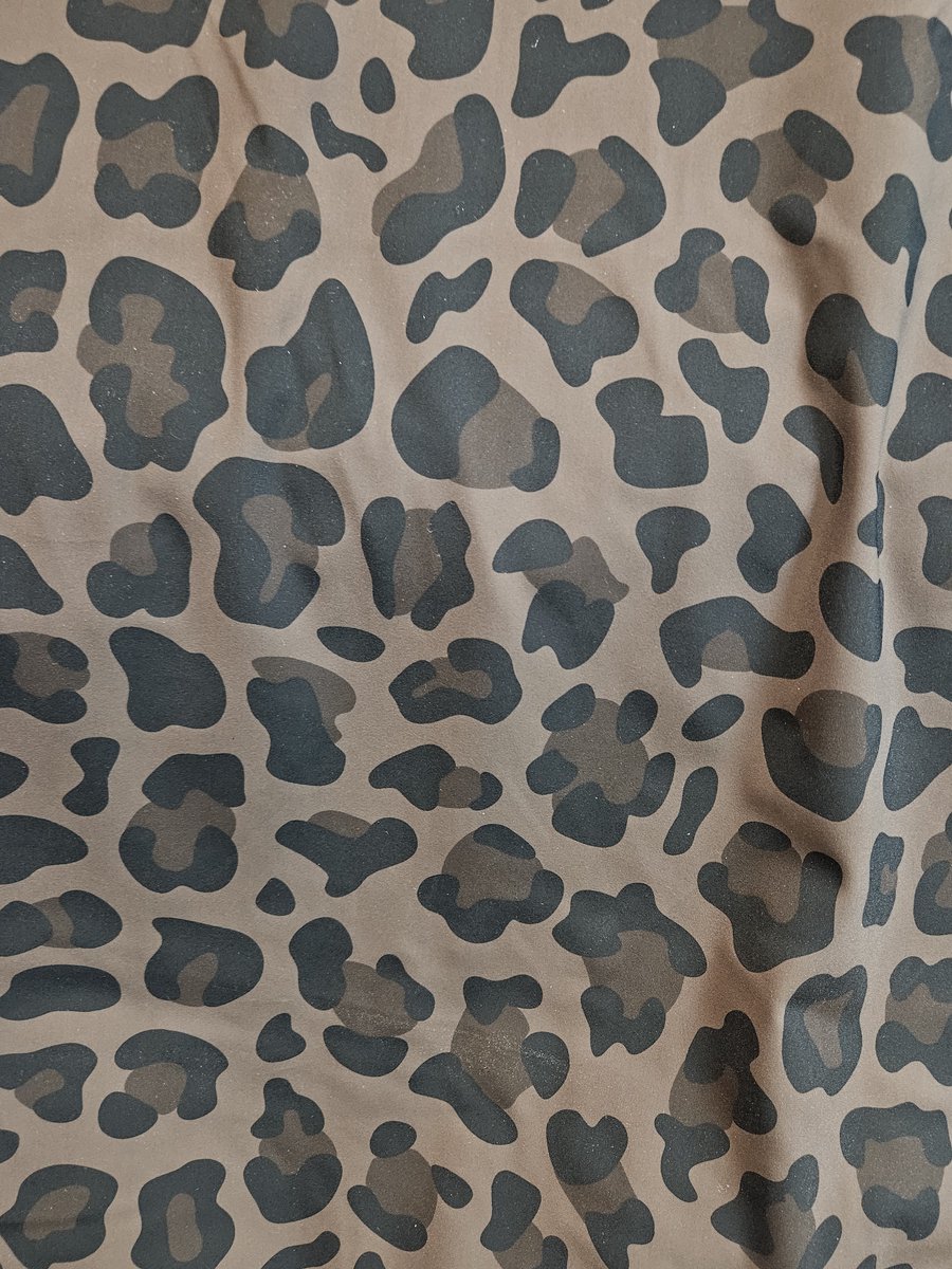 Lycra Stof - bruin - 100 cm X 140cm - 4 way stretch - rekbaar - glans dierenprint Badpakken bikini naaien tijgerprint panter