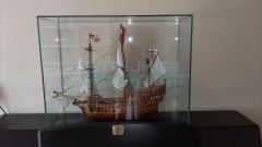 Stolp/ vitrine voor modelbouw schip
