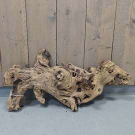 Groot en zwaar stuk Mopani hout 008