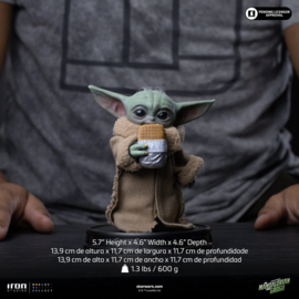 (Pre-order) The Mandalorian & Grogu Grogu Collection Statue Grogu Food Cart Snack