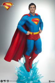 (Pre-order) Superman (2025) Premium Format Statues Superman 61 cm & Krypto 23 cm Bundle (2)