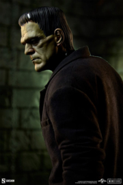 (Pre-order) Frankenstein Premium Format Mixed Media Statue Frankenstein (Fabric Costume) 57 cm 