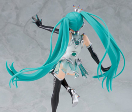 (Pre-order) Hatsune Miku GT Project Plastic Model Kit Reincarnation Racing Miku: 2013 Ver. 19 cm