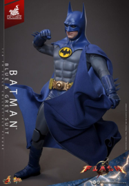 The Flash Movie Masterpiece Action Figure 1/6 Batman (Blue & Grey Suit) Limited Edition Hot Toys Exclusive 30 cm