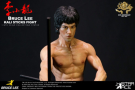 (Pre-order) Enter the Dragon Movie Statue 1/6 Bruce Lee Kali Sticks Fight Deluxe Basement Version 30 cm