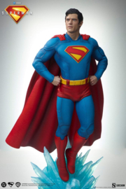 (Pre-order) Superman (2025) Premium Format Statues Superman 61 cm & Krypto 23 cm Bundle (2)