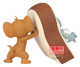 (Pre-order) Tom & Jerry Big Soft Vinyl PVC Statue Yummy Bread 11 cm