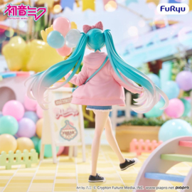 (Pre-order) Hatsune Miku Muchute PVC Figure Theme Park Date Version 19 cm