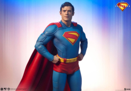 (Pre-order) Superman (2025) Premium Format Statues Superman 61 cm & Krypto 23 cm Bundle (2)