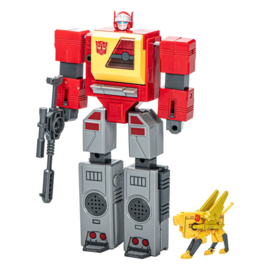 PRE-ORDER The Transformers Retro G1 Action Figure Autobot Blaster & Steeljaw