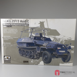 Mittlere Funkpanzerwagen Model Kit