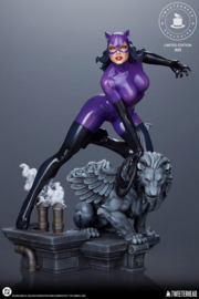 (Pre-order) DC Comics Maquette 1/6 Catwoman (Purple Edition) 35 cm