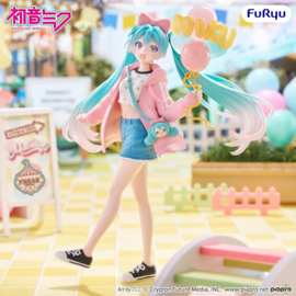 (Pre-order) Hatsune Miku Muchute PVC Figure Theme Park Date Version 19 cm
