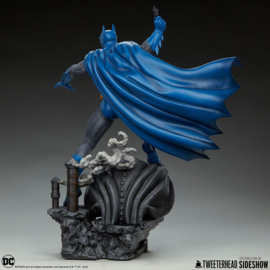 (Pre-order) DC Comics Maquette 1/6 Batman (Retro Edition) 50 cm
