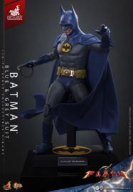The Flash Movie Masterpiece Action Figure 1/6 Batman (Blue & Grey Suit) Limited Edition Hot Toys Exclusive 30 cm