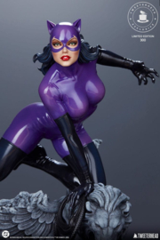 (Pre-order) DC Comics Maquette 1/6 Catwoman (Purple Edition) 35 cm