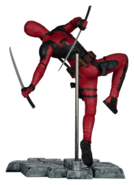 (Pre-order) Marvel Studios Statue 1/10 Deadpool (Deadpool & Wolverine) (Gold Label) 17 cm