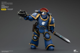 PRE-ORDER Warhammer The Horus Heresy Action Figure 1/18 Ultramarines Legion MKIII Tactical Squad Sergeant with Power Sword 20 cm