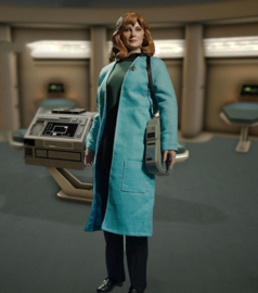 PRE-ORDER Star Trek: The Next Generation Action Figure 1/6 Dr. Beverly Crusher (Standard Edition) 27 cm