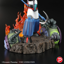 (Pre-order) Grendizer Scene Selection 01 PVC Statue Grendizer a cry of Victory 14 cm    