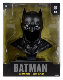 (Pre-order) Batman DC Direct Mini-Replica 1/3 Batman Mask (Batman: Noel) 23 cm
