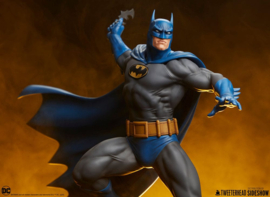 (Pre-order) DC Comics Maquette 1/6 Batman (Retro Edition) 50 cm