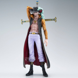(Pre-order) One Piece Premium PVC Figure Dracule Mihawk (The Brush) 34 cm
