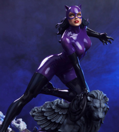 (Pre-order) DC Comics Maquette 1/6 Catwoman (Purple Edition) 35 cm