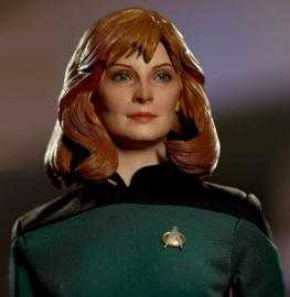 PRE-ORDER Star Trek: The Next Generation Action Figure 1/6 Dr. Beverly Crusher (Essential Edition) 27 cm